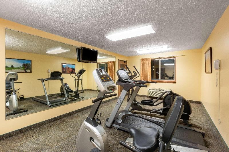 Super 8 by Wyndham Bemidji MN photo 1