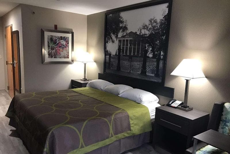 Super 8 by Wyndham Pascagoula 2