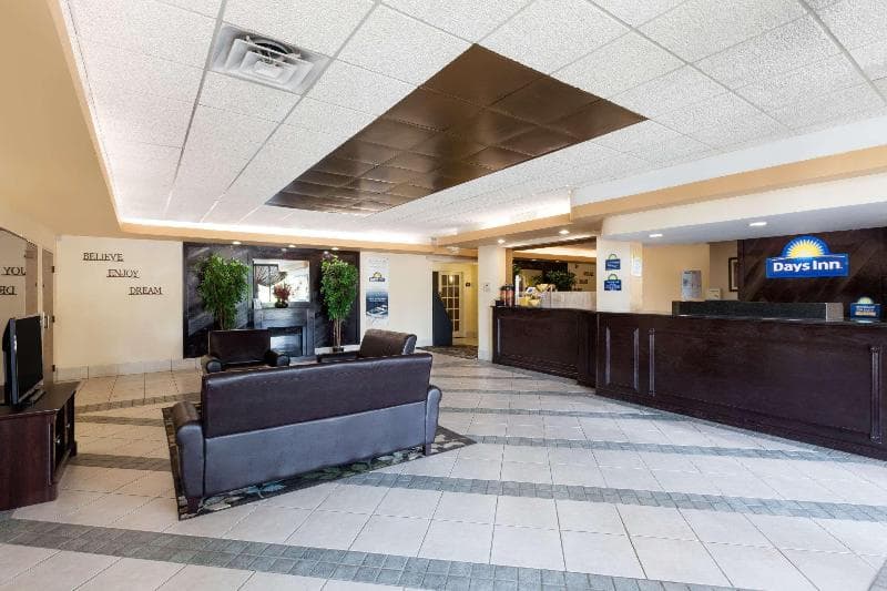 Days Inn by Wyndham Albion 5