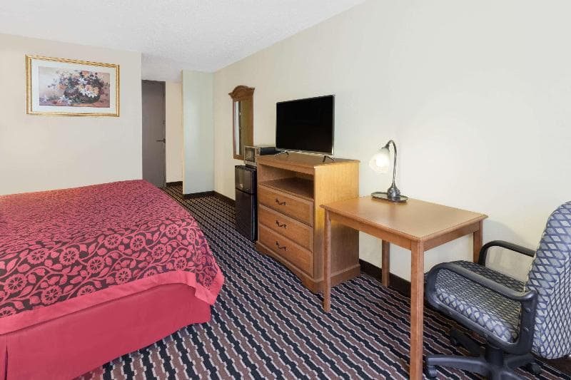 Days Inn by Wyndham Albion 3