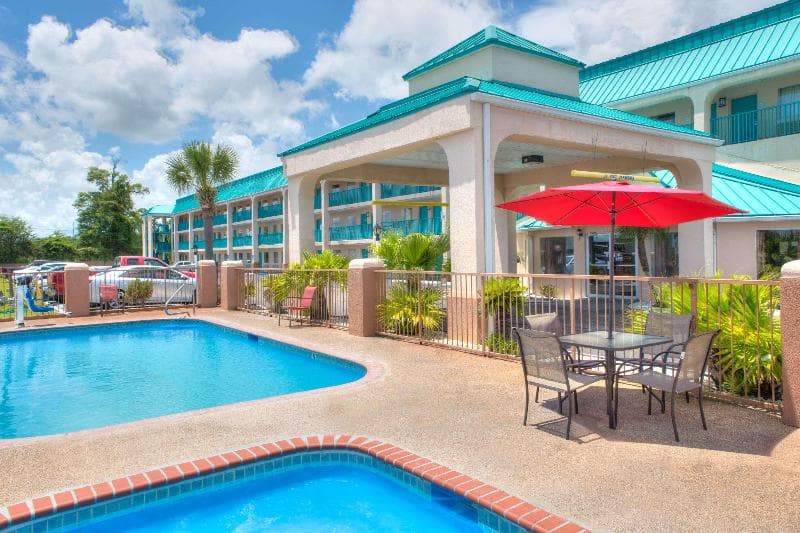 Days Inn By Wyndham Gulfport 5