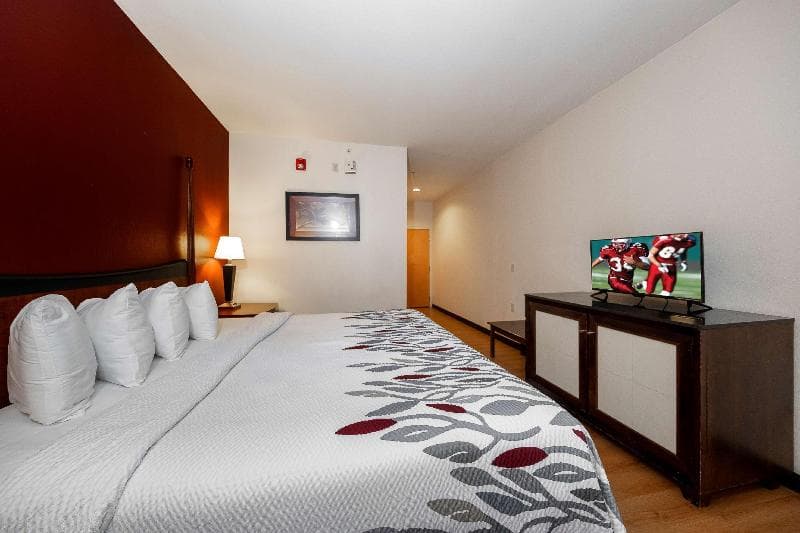 Red Roof Inn & Suites Biloxi 4