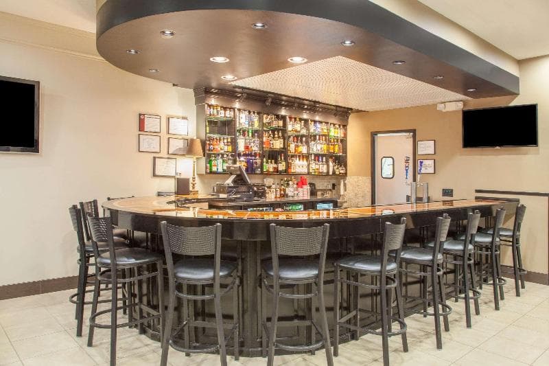 Hawthorn Suites by Wyndham Bloomington 2