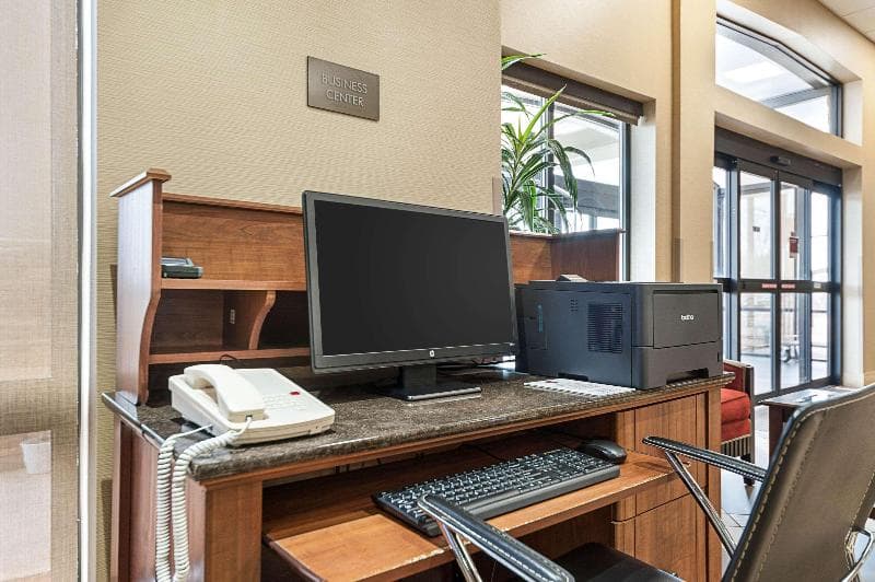 Comfort Suites Batesville photo 1