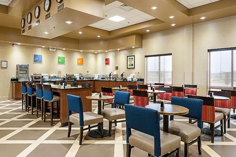 Comfort Suites Batesville 3