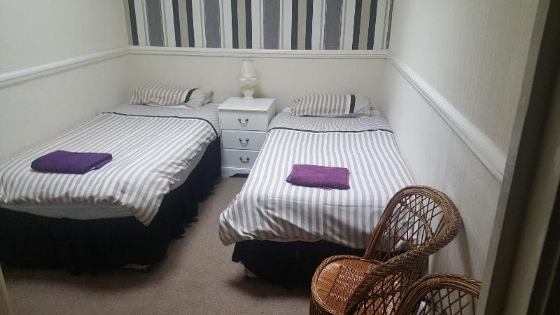 Tuxford House Hotel 5