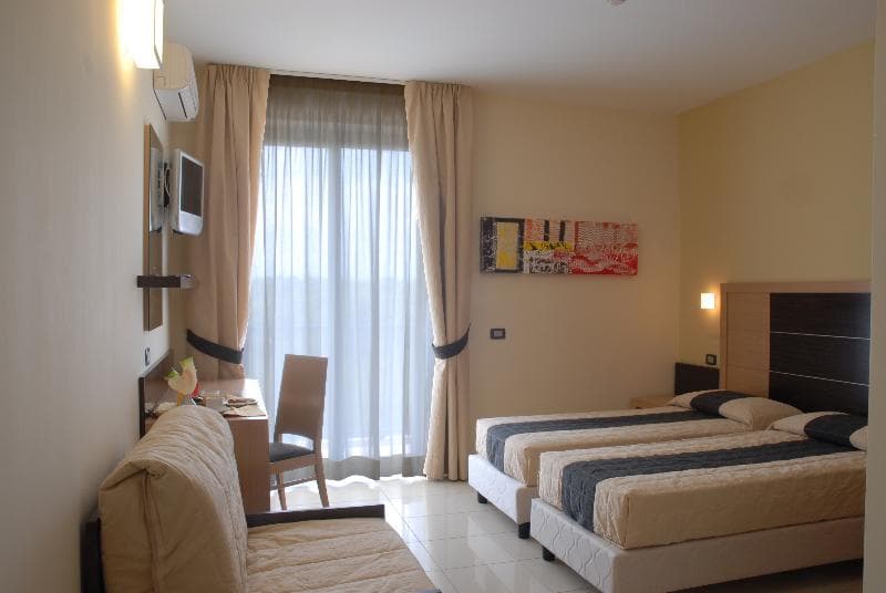 Ticho's Hotel 5