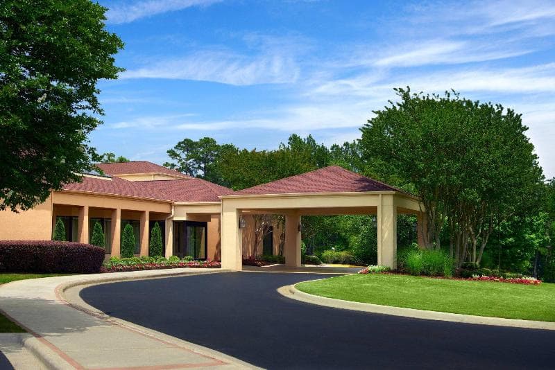 Courtyard Birmingham Homewood 2