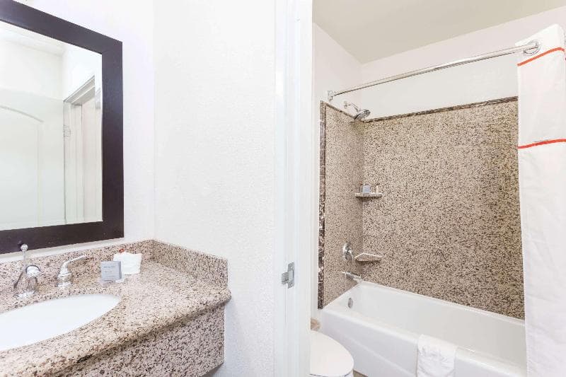 Hawthorn Suites by Wyndham Victorville 4