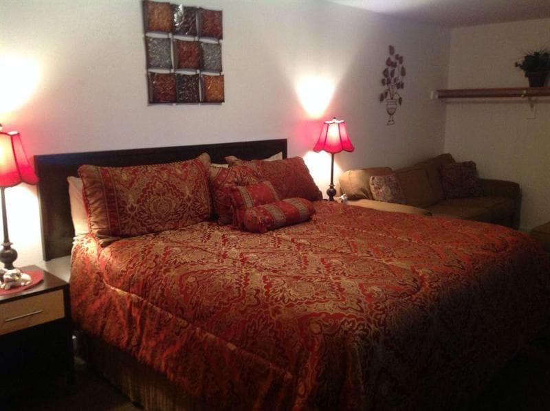 Holiday Motel 4