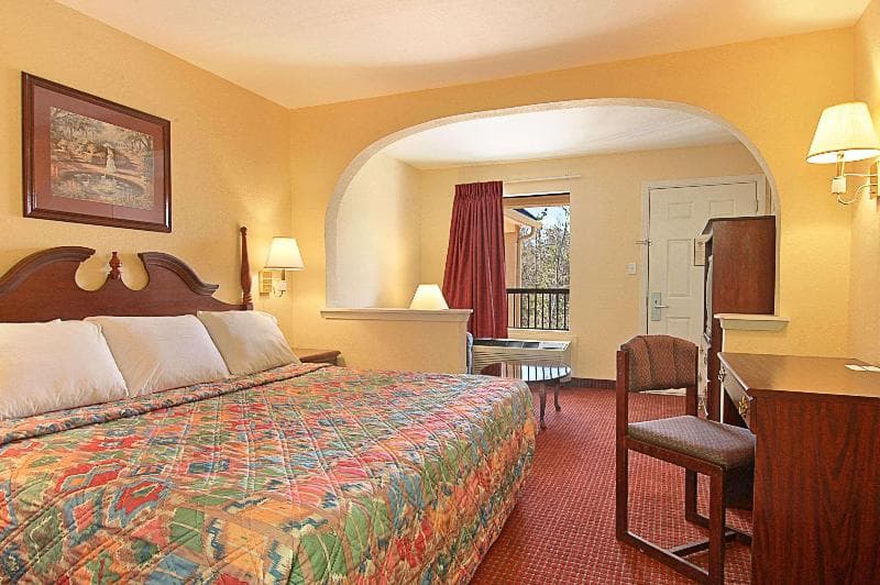 Days Inn by Wyndham Ocean Springs 3