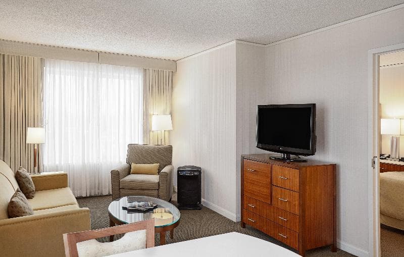 Intercontinental Suites Cleveland 4