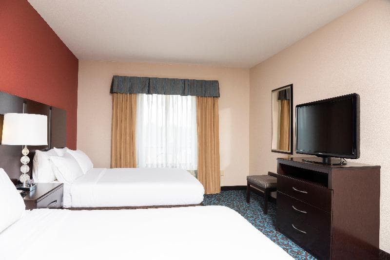 Holiday Inn Express & Suites - New Philadelphia 3