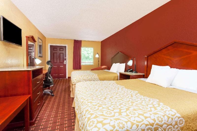 Days Inn By Wyndham Columbia 3