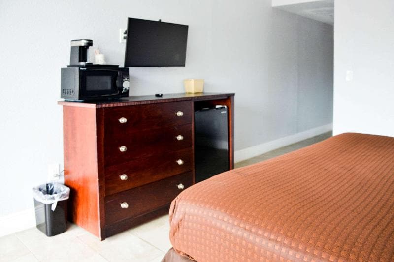 Sun City Center Inn 3