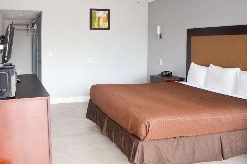 Sun City Center Inn 5
