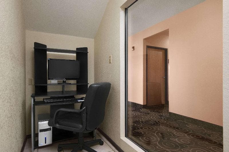 Days Inn By Wyndham Childress 2