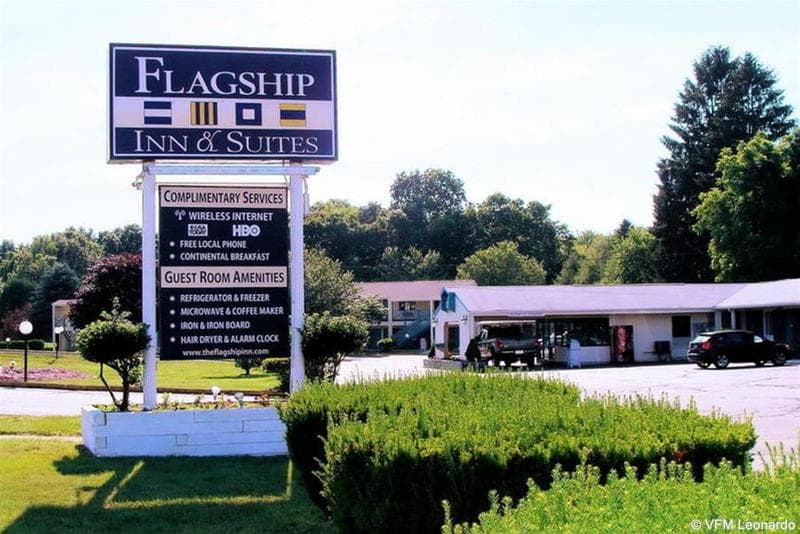 Flagship Inn & Suites 3