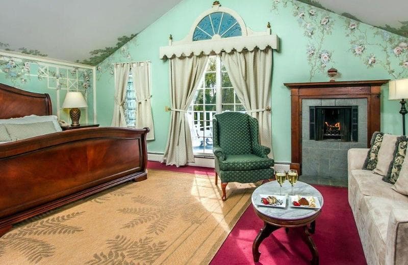 The Queen Anne Inn & Resort main