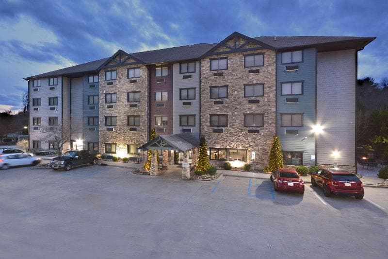 Brookstone Lodge 4