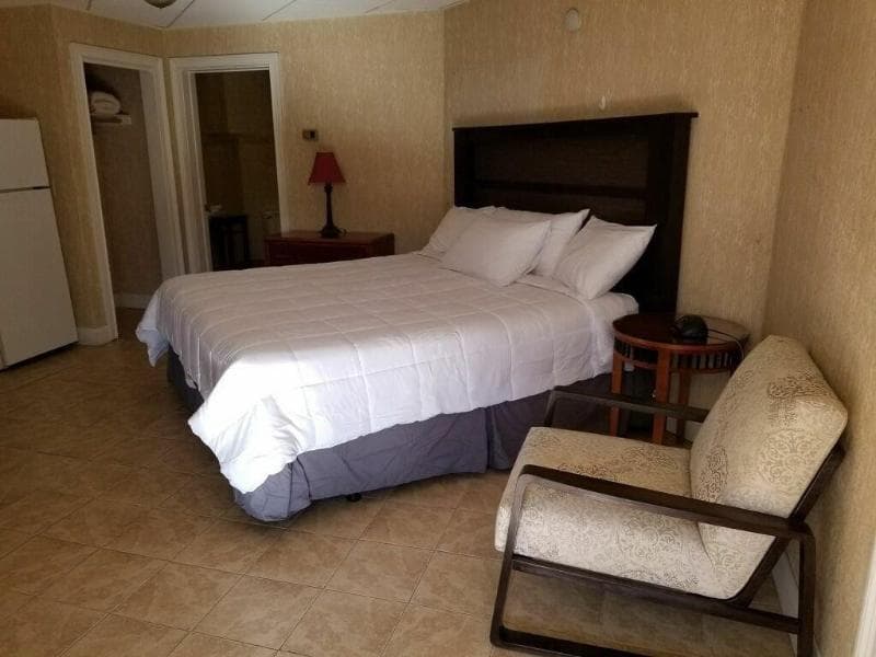 Cedar Park Inn & Whirlpool Suites 3