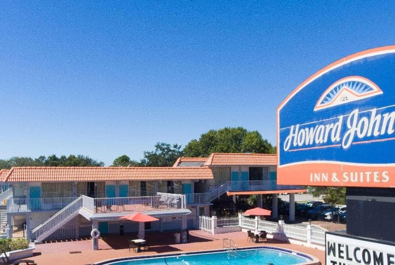 Howard Johnson by Wyndham Clearwater 2