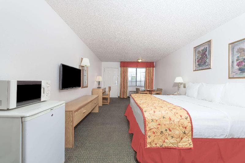 Days Inn By Wyndham Waco 3