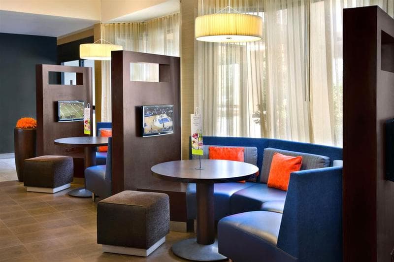 Courtyard By Marriott Pittsburgh Airport 3
