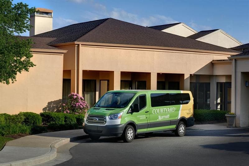 Courtyard By Marriott Pittsburgh Airport 4