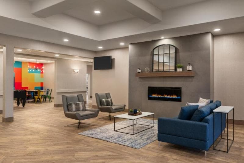 Ramada By Wyndham Airdrie Hotel & Suites 3