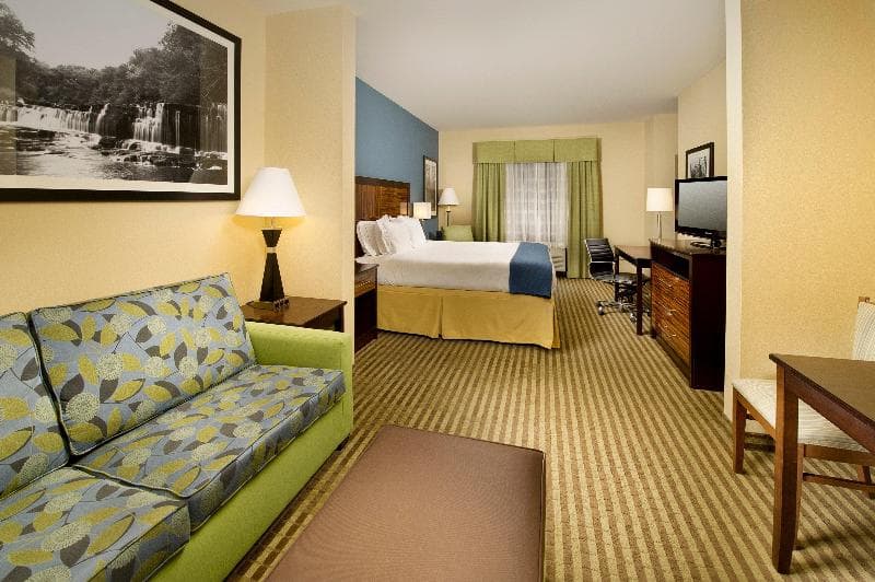 Holiday Inn Express Tullahoma 5