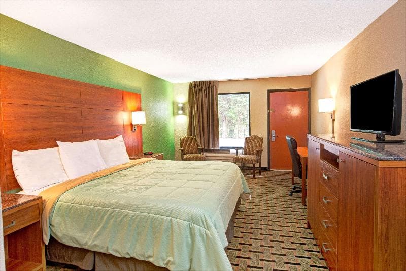 Days Inn by Wyndham Conover-Hickory 4