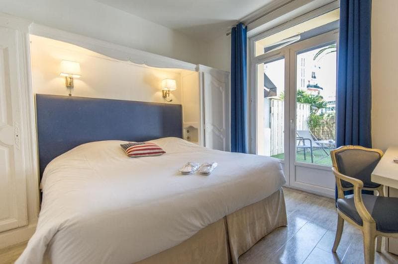 Hôtel De Provence 5