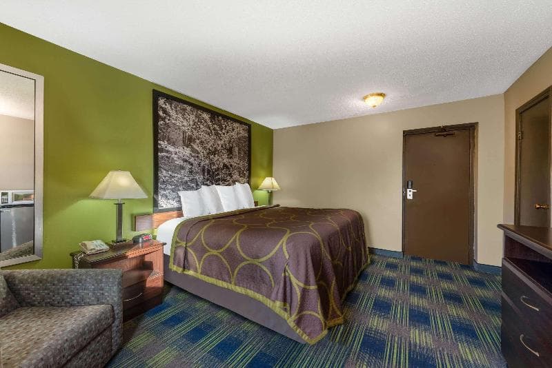 Super 8 By Wyndham Cleveland photo 1