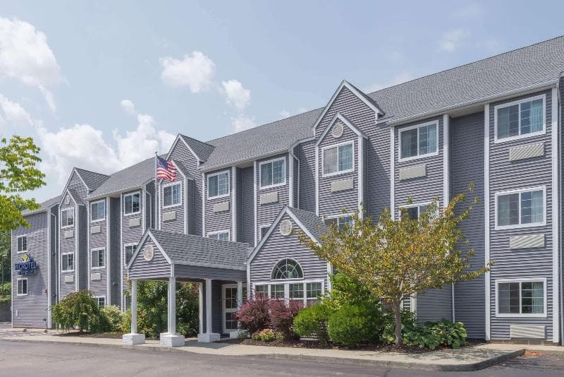 Microtel Inn & Suites by Wyndham Uncasville 5
