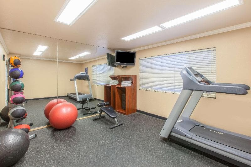 Days Inn by Wyndham Camarillo - Ventura 3