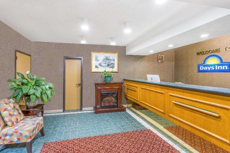Days Inn by Wyndham North Columbia Ft. Jackson 3