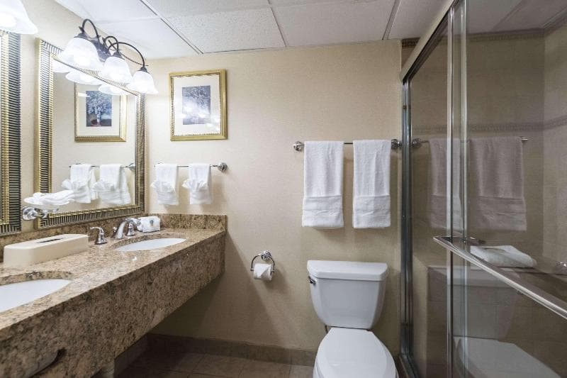 Quality Inn & Suites West Chester 2