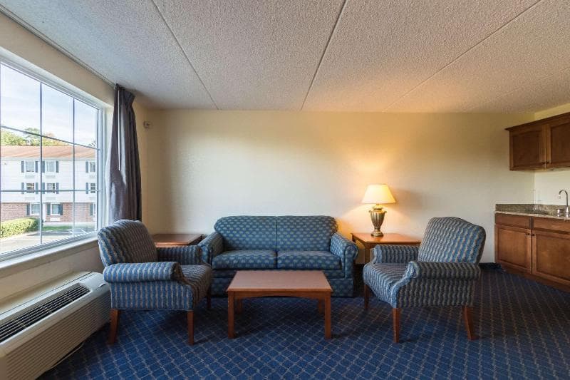 Quality Inn & Suites West Chester 3
