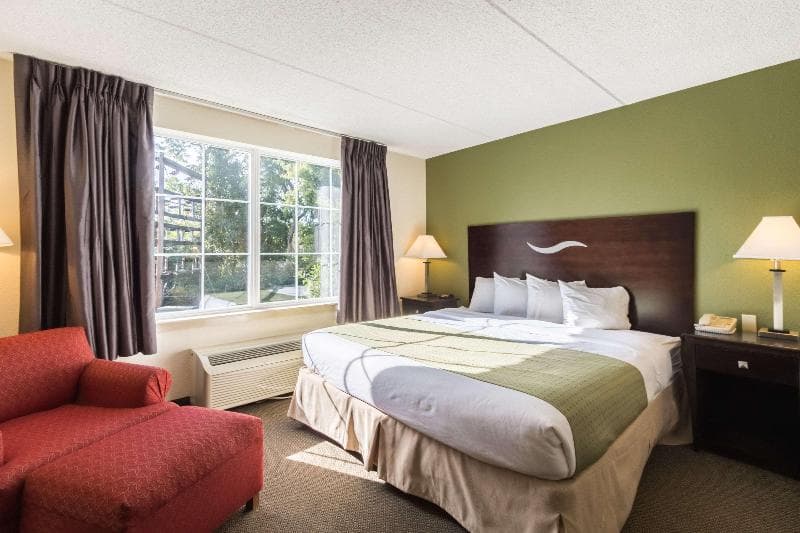 Quality Inn & Suites West Chester 4