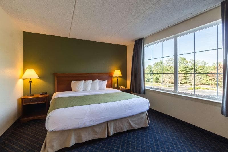 Quality Inn & Suites West Chester 5
