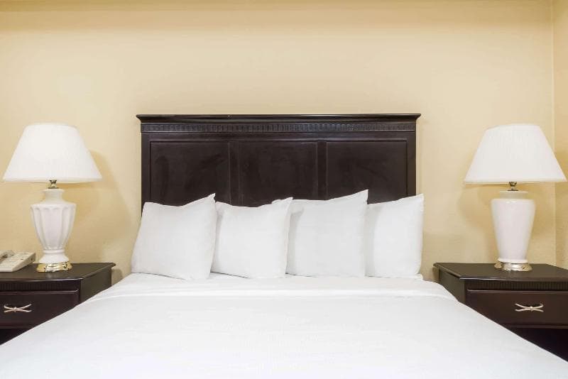 Hawthorn Extended Stay by Wyndham Columbus North 2