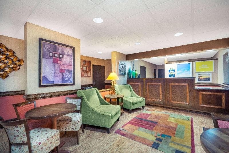 Days Inn By Wyndham Asheville Downtown North 2