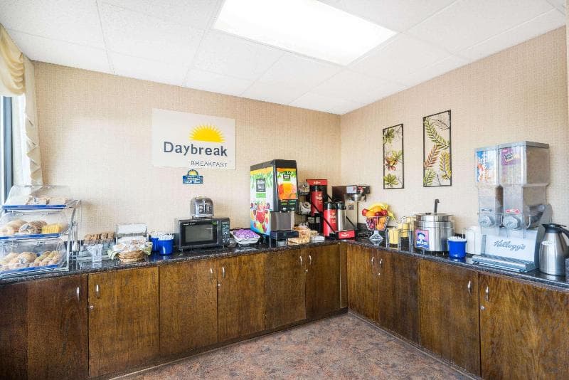 Days Inn By Wyndham Asheville Downtown North 4