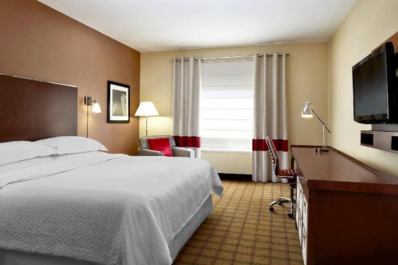 Four Points By Sheraton Calgary Airport 3