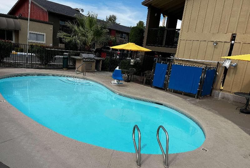 Super 8 by Wyndham Red Bluff 5
