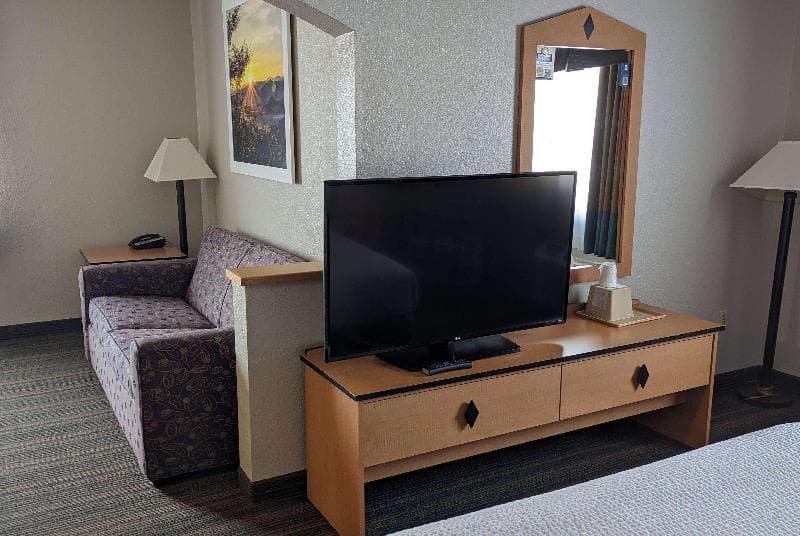 Days Inn & Suites by Wyndham Castle Rock 4