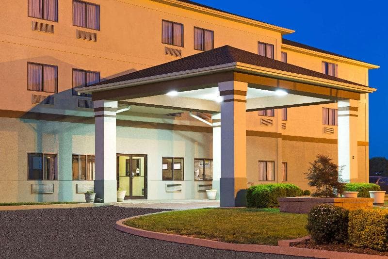 Days Inn by Wyndham Collinsville 4