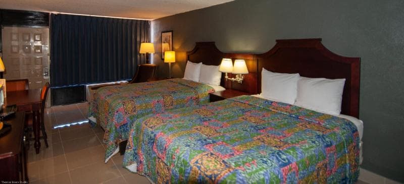 Express Inn & Suites Clearwater 4