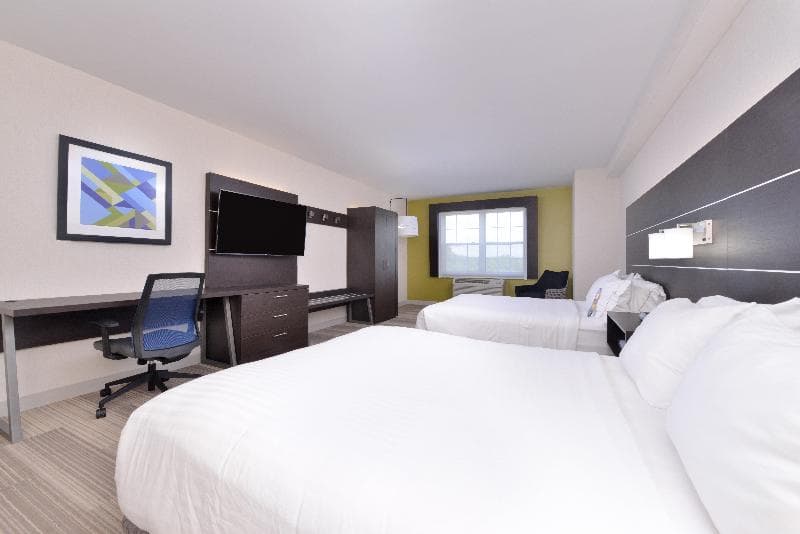 Holiday Inn Express Mystic 3